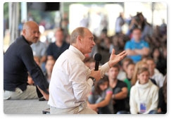 Председатель Правительства Российской Федерации В.В.Путин пообщался с участниками молодёжного образовательного форума «Селигер-2011»