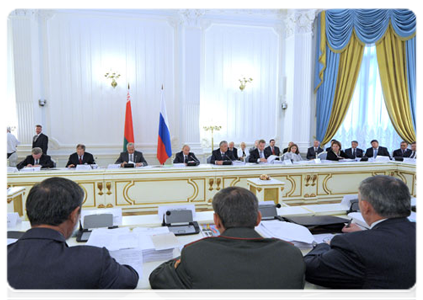 Председатель Правительства Российской Федерации В.В.Путин принял участие в заседании Совета министров Союзного государства России и Белоруссии