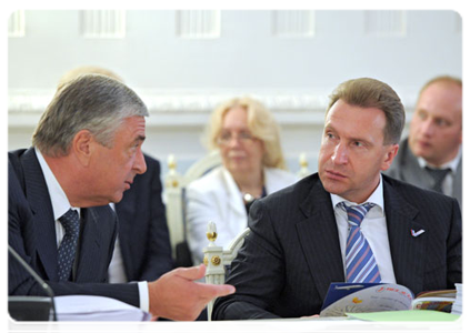 First Deputy Prime Minister Igor Shuvalov and State Secretary of the Russia-Belarus Union State Pavel Borodin at a meeting of the Russia-Belarus Union State Council of Ministers