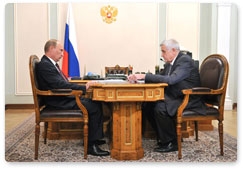 Председатель Правительства Российской Федерации В.В.Путин провёл рабочую встречу с губернатором Владимирской области Н.В.Виноградовым