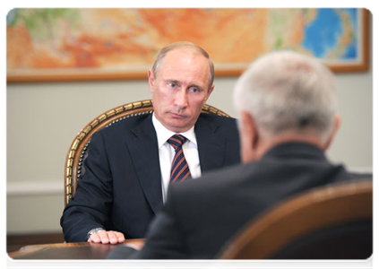 Prime Minister Vladimir Putin meets with Vladimir Region Governor Nikolai Vinogradov