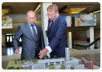 Prime Minister Vladimir Putin on a visit to Moscow State University of Civil Engineering