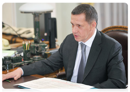 Minister of Natural Resources and the Environment Yuri Trutnev at a meeting with Prime Minister Vladimir Putin