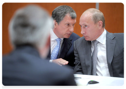 Prime Minister Vladimir Putin and Deputy Prime Minister Igor Sechin