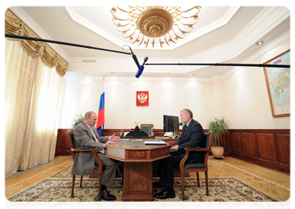 Председатель Правительства Российской Федерации В.В.Путин провёл рабочую встречу с губернатором Забайкальского края Р.Ф.Гениатулиным