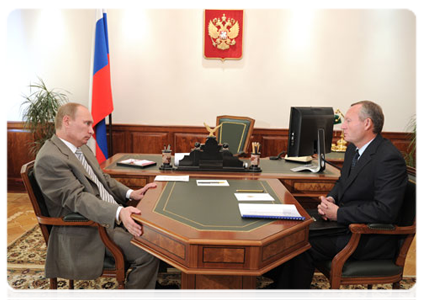 Председатель Правительства Российской Федерации В.В.Путин провёл рабочую встречу с губернатором Забайкальского края Р.Ф.Гениатулиным