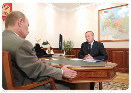 Prime Minister Vladimir Putin meeting with Trans-Baikal Territory Governor Ravil Geniatulin