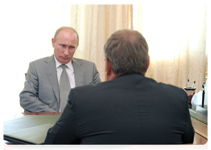 Prime Minister Vladimir Putin at a meeting with VTB Bank CEO Andrei Kostin