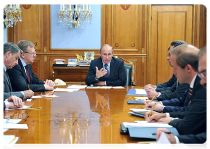 Prime Minister Vladimir Putin holding a meeting on the results of his talk with the participants of the national primary elections