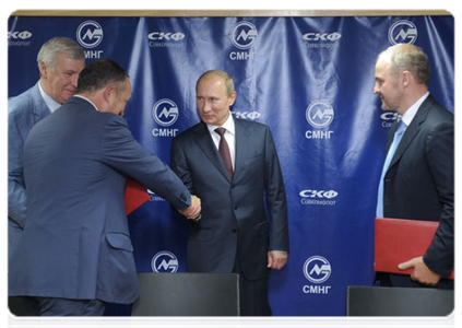 Following the official naming ceremony for the vessel, Vladimir Putin attended the signing of a series of documents