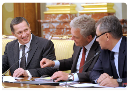 Natural Resources and Ecology Minister Yury Trutnev, Minister of Industry and Trade Viktor Khristenko and Minister of Civil Defence, Emergencies and Disaster Relief Sergei Shoigu