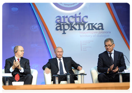 Prime Minister Vladimir Putin takes part in the second International Arctic Forum “The Arctic – Territory of Dialogue”