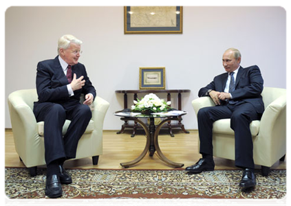 Председатель Правительства Российской Федерации В.В.Путин встретился в рамках Международного арктического форума в Архангельске с Президентом Исландии О.Р.Гримссоном