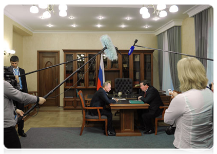 Председатель Правительства Российской Федерации В.В.Путин провёл рабочую встречу с губернатором Архангельской области И.Ф.Михальчуком