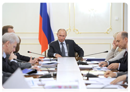 Prime Minister Vladimir Putin at a meeting on improving legislation on state and municipal purchases and forming a federal contract system