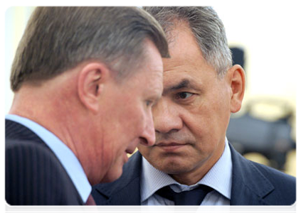 Deputy Prime Minister Sergei Ivanov and Civil Defence, Emergencies and Disaster Relief Minister Sergei Shoigu at a meeting of the Government Presidium