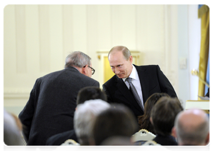 Prime Minister Vladimir Putin and President of Lomonosov Moscow State University’s Department of Journalism Yasen Zasursky