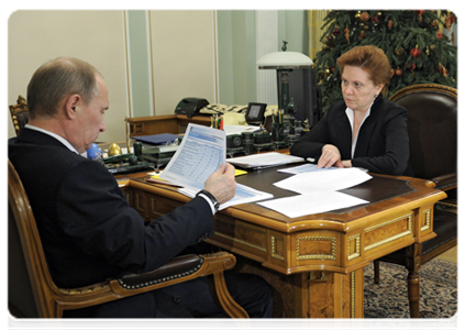 Председатель Правительства Российской Федерации В.В.Путин провёл рабочую встречу с губернатором Ханты-Мансийского автономного округа – Югры Н.В.Комаровой