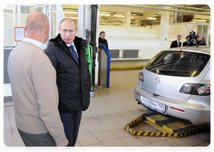 Prime Minister Vladimir Putin visits a technical inspection centre for motor vehicles in Moscow’s Strogino district