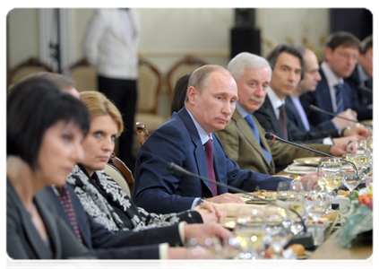 Председатель Правительства Российской Федерации В.В.Путин встретился с руководителями и главными редакторами российских телерадиокомпаний и печатных СМИ
