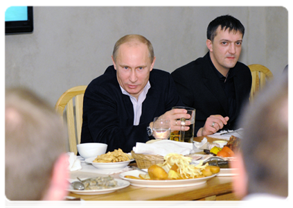 Владимир Путин встретился с представителями футбольных болельщиков в неформальной обстановке