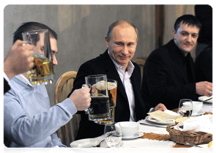 Владимир Путин встретился с представителями футбольных болельщиков в неформальной обстановке