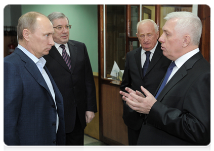 Prime Minister Vladimir Putin visits the Institute of Non-Destructive Testing at Tomsk Polytechnic University