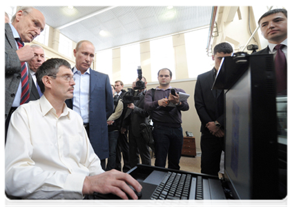 Председатель Правительства Российской Федерации В.В.Путин посетил Институт неразрушающего контроля Томского политехнического университета