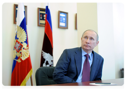 Председатель Правительства Российской Федерации В.В.Путин посетил Федеральную миграционную службу России, где ему продемонстрировали интерактивную миграционную карту России