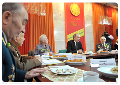 Председатель Правительства Российской Федерации В.В.Путин встретился в Санкт-Петербурге с ветеранами Великой Отечественной войны