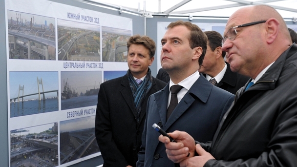 Осмотр Дмитрием Медведевым нового участка автомагистрали «Западный скоростной диаметр» в Санкт-Петербурге