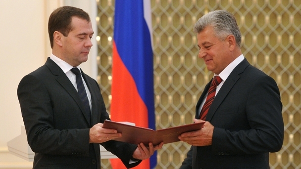 Presentation of 2011 Government award in the field of quality to Deputy Executive Director of the KAMAZ Liteiny Plant Gennady Logunov