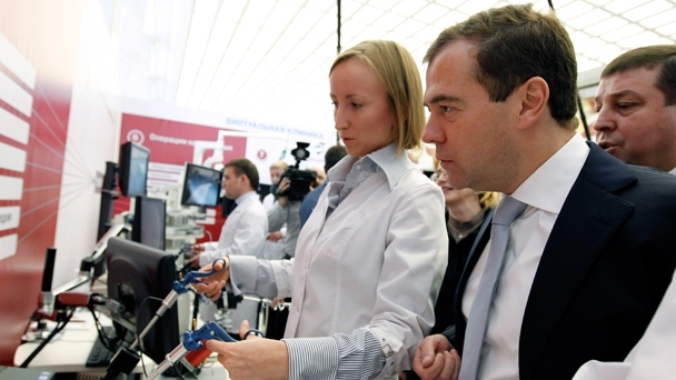 Dmitry Medvedev visits the exhibition at the First National Convention of Russian Doctors