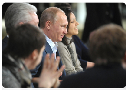 Prime Minister Vladimir Putin visits the construction site of Moscow Youth Centre KVN Planet, talks with participants of KVN Major and Premier Leagues