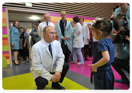 Председатель Правительства Российской Федерации В.В.Путин в Международный день борьбы с детским раком посетил Федеральный научно-клинический центр детской гематологии, онкологии и иммунологии имени Димы Рогачёва