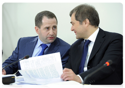 Deputy Prime Minister Vladislav Surkov and Presidential Plenipotentiary Envoy in the Volga Federal District Mikhail Babich at a videoconference on the implementation of demographic policy and regional programmes to modernise healthcare