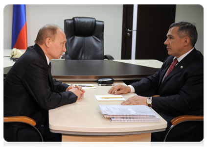 Prime Minister Vladimir Putin meets with President of Tatarstan Rustam Minnikhanov