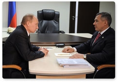 Председатель Правительства Российской Федерации В.В.Путин провёл рабочую встречу с Президентом Республики Татарстан Р.Н.Миннихановым