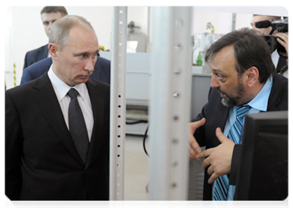 Председатель Правительства Российской Федерации В.В.Путин посетил технопарк Новосибирского академгородка, где ознакомился с экспозицией, представленной резидентами технопарка