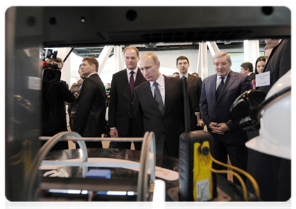 Председатель Правительства Российской Федерации В.В.Путин посетил технопарк Новосибирского академгородка, где ознакомился с экспозицией, представленной резидентами технопарка