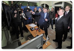 Председатель Правительства Российской Федерации В.В.Путин посетил один из избирательных участков Новосибирска