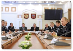 Председатель Правительства Российской Федерации В.В.Путин встретился в Барнауле с руководителями предприятий Алтайского края