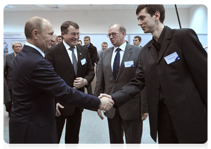 Председатель Правительства Российской Федерации В.В.Путин посетил Всероссийский научно-исследовательский институт экспериментальной физики (ВНИИЭФ), где ознакомился с новейшими разработками ядерного центра