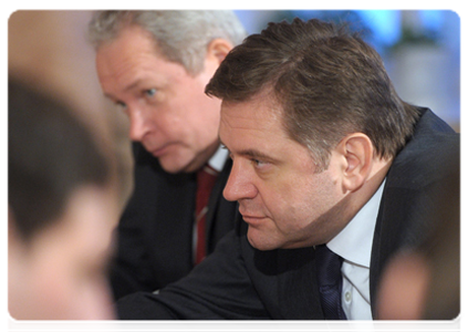 Министр регионального развития Российской Федерации В.Ф.Басаргин и министр энергетики Российской Федерации С.И.Шматко