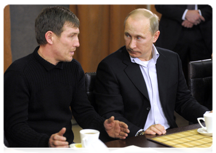 После матча Председатель Правительства Российской Федерации В.В.Путин встретился с руководством Российской любительской хоккейной лиги