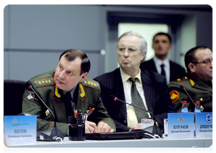 Russian Deputy Defence Minister Dmitry Bulgakov and Deputy Head of the Federal Service for Hydrometeorology and Environmental Monitoring Valery Dyadyuchenko