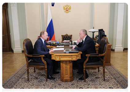 Prime Minister Vladimir Putin at a meeting with Head of the Republic of Karelia Andrei Nelidov