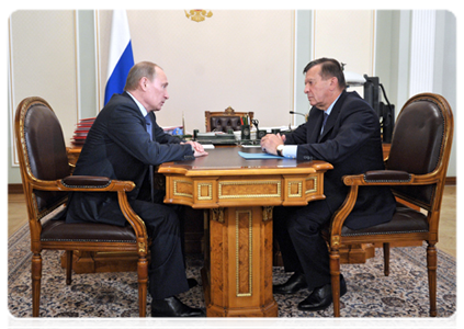 Prime Minister Vladimir Putin at a working meeting with First Deputy Prime Minister Viktor Zubkov
