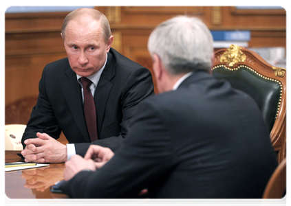 Prime Minister Vladimir Putin meets with Deputy Prime Minister Viktor Zubkov and Federal Financial Monitoring Service Head Yury Chikhanchin