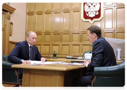 Prime Minister Vladimir Putin meets with Voronezh Region Governor Alexei Gordeyev